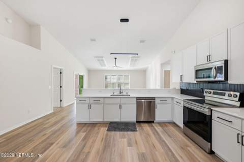 13136 Quincy Bay Drive, Jacksonville FL - photo 13 of 44