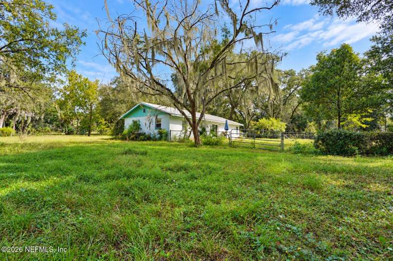 3 bedroom Single Family Residence at 367 Horseman Club Road, Palatka, Palatka — photo 2