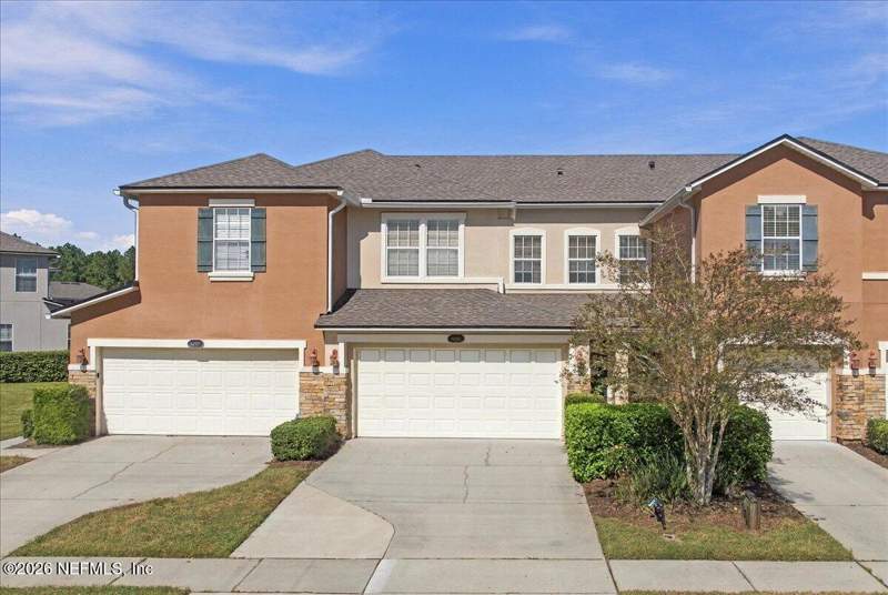 4 bedroom Townhouse at 6057 Bartram Village Drive, Villages Of Bartram Springs, Jacksonville — photo 3