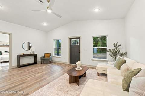 4117 Silver Lake Drive, Palatka FL - photo 9 of 40