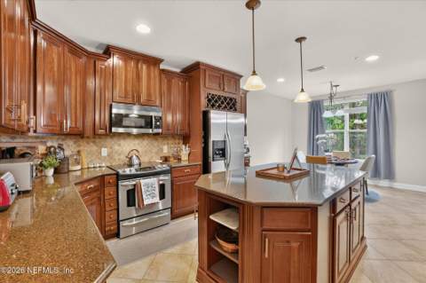 4480 Deerwood Lake Parkway #243, Jacksonville FL - photo 7 of 56