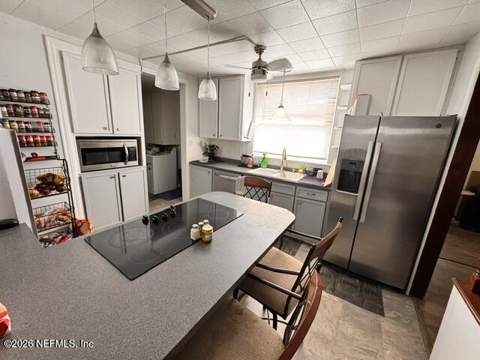 1801 Valencia Drive, Jacksonville FL - photo 9 of 35
