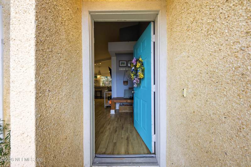 3 bedroom Single Family Residence at 660 Main Street, Atlantic Beach, Atlantic Beach — photo 4