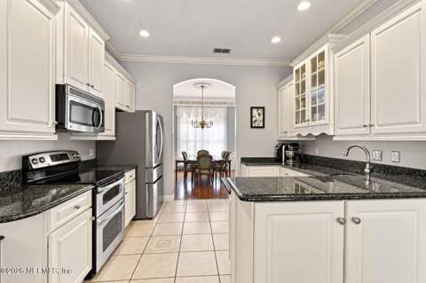 10255 Hamlet Glen Drive, Jacksonville FL - photo 15 of 44