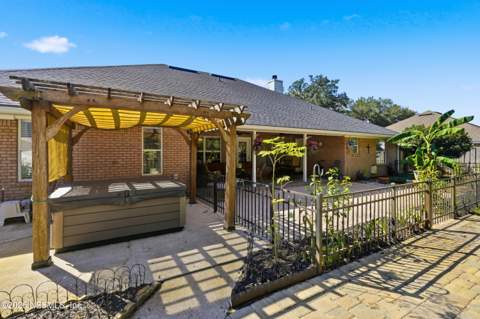 10255 Hamlet Glen Drive, Jacksonville FL - photo 8 of 44