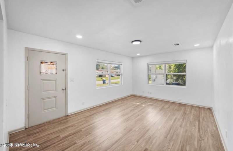 3 bedroom Single Family Residence at 6910 Cartier Circle, Ribault Manor, Jacksonville — photo 4