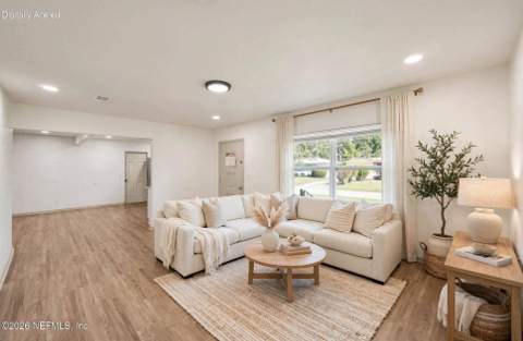 6910 Cartier Circle, Jacksonville FL - photo 7 of 53