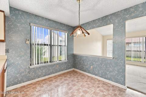 7821 Fawn Brook Circle, Jacksonville FL - photo 7 of 25