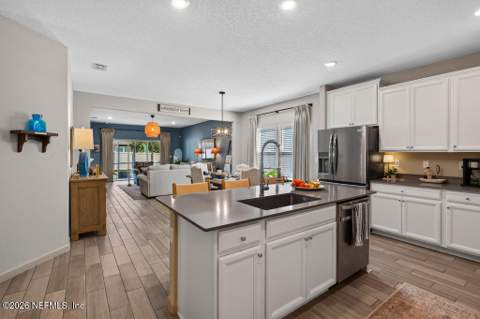 10211 Lebron Court, Jacksonville FL - photo 10 of 36