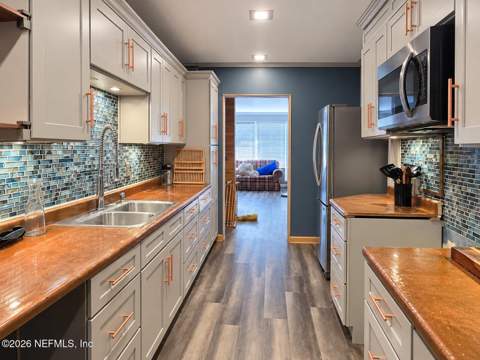 3135 Hickorynut Street, Jacksonville FL - photo 9 of 24