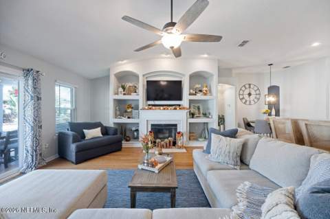 2438 Bentwater Drive, Jacksonville FL - photo 7 of 64