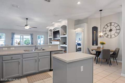 2438 Bentwater Drive, Jacksonville FL - photo 13 of 64
