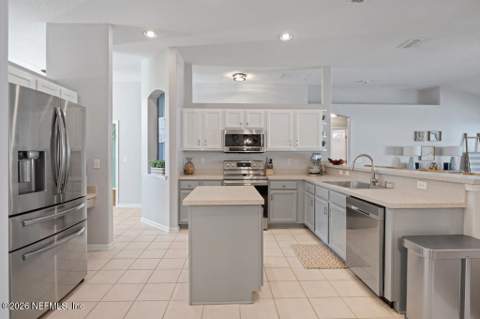2438 Bentwater Drive, Jacksonville FL - photo 14 of 64