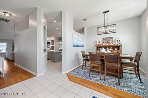 2438 Bentwater Drive, Jacksonville FL - photo 18 of 64