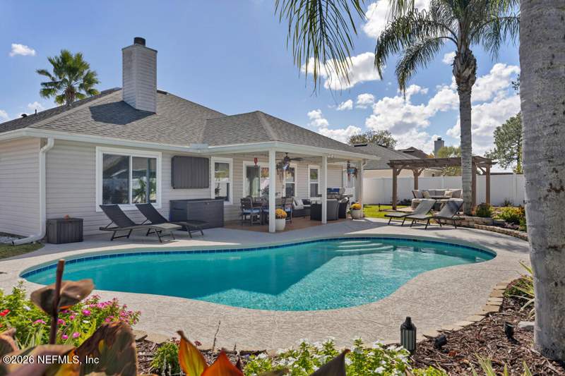 3 bedroom Single Family Residence at 2438 Bentwater Drive, Bentwater Place, Jacksonville — photo 3