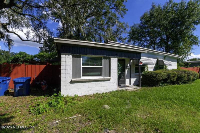 3 bedroom Single Family Residence at 10559 Loyola Drive, Highalnds, Jacksonville — photo 2