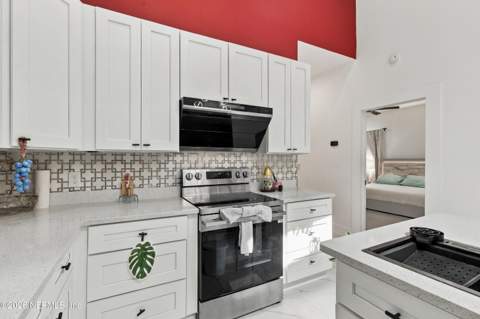 4649 Shelby Avenue, Jacksonville FL - photo 7 of 30