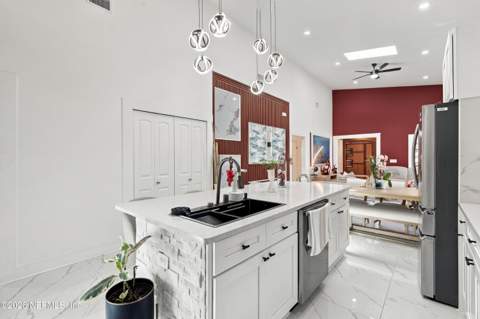 4649 Shelby Avenue, Jacksonville FL - photo 9 of 30