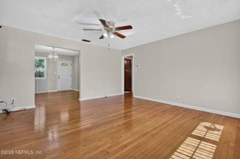 6531 Greenfern Lane, Jacksonville FL - photo 8 of 39