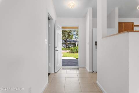 12216 Versailles Street, Jacksonville FL - photo 6 of 32