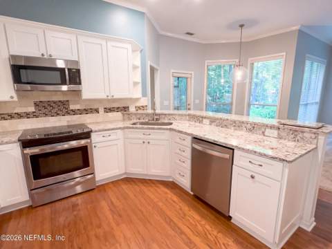 3863 Schoenwald Lane, Jacksonville FL - photo 8 of 36