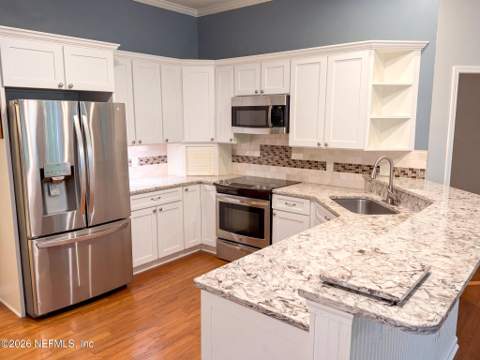3863 Schoenwald Lane, Jacksonville FL - photo 10 of 36