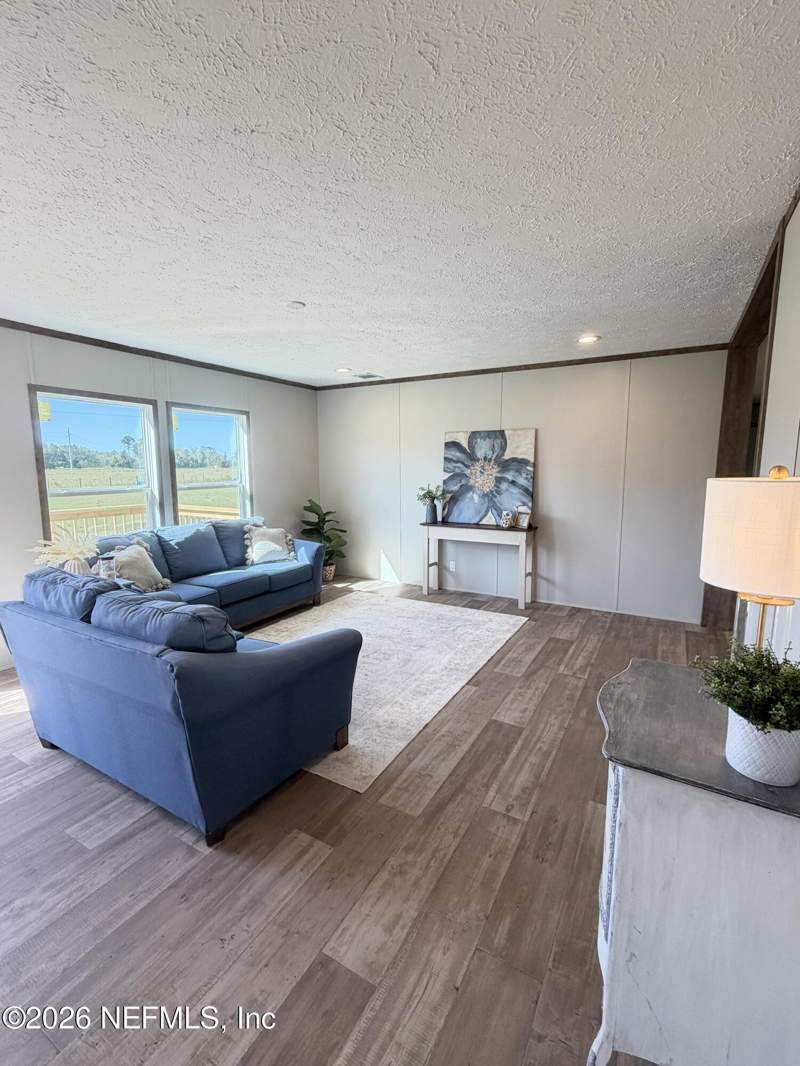 4 bedroom Mobile Home at 13203 SW 195th Avenue, Refuge, Brooker — photo 4