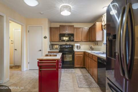 646 Remington Forest Drive, Jacksonville FL - photo 10 of 43