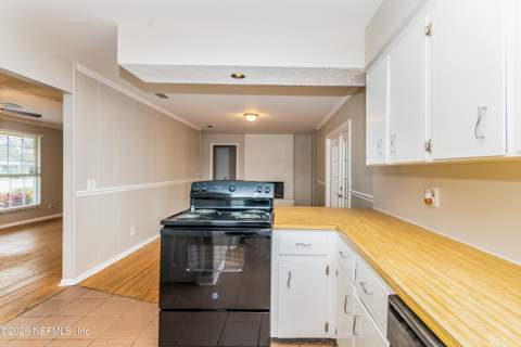 8331 Worm Wood Road, Jacksonville FL - photo 7 of 15