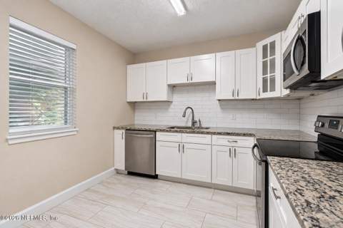 12015 Fagus Court, Jacksonville FL - photo 7 of 18