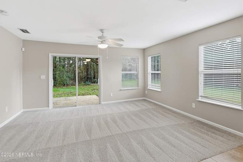 3 bedroom Single Family Residence at 8050 Leafcrest Drive, Argyle Forest East, Jacksonville — photo 4