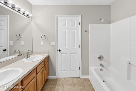 8050 Leafcrest Drive, Jacksonville FL - photo 12 of 19