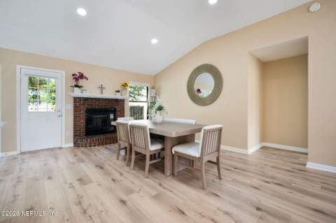 10603 Scottsdale Court, Jacksonville FL - photo 13 of 93