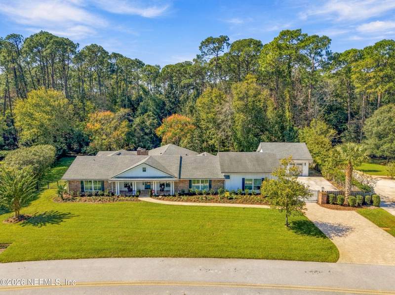 5 bedroom Single Family Residence at 7652 Hollyridge Circle, Deerwood, Jacksonville — photo 3