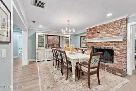 7652 Hollyridge Circle, Jacksonville FL - photo 12 of 67