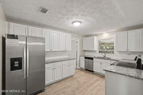 7839 Spanish Oaks Drive, Jacksonville FL - photo 6 of 15