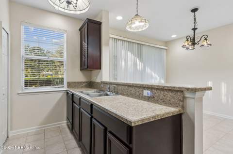 3645 Creswick Circle #B, Orange Park FL - photo 16 of 60
