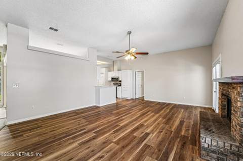 3302 Deerfield Pointe Drive, Orange Park FL - photo 8 of 36
