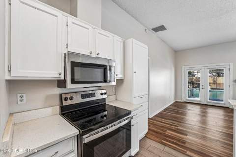 3302 Deerfield Pointe Drive, Orange Park FL - photo 18 of 36