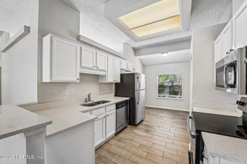 3302 Deerfield Pointe Drive, Orange Park FL - photo 19 of 36