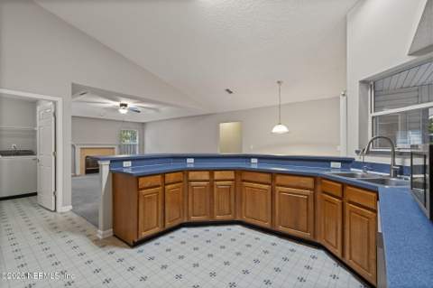 12028 W Liberty Lake Drive, Jacksonville FL - photo 9 of 35