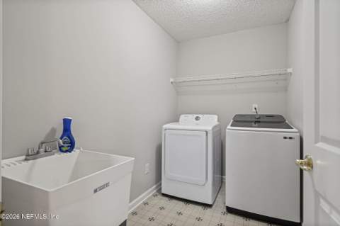 12028 W Liberty Lake Drive, Jacksonville FL - photo 14 of 35