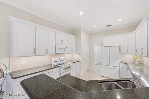 1532 Nottingham Knoll Drive, Jacksonville FL - photo 9 of 38