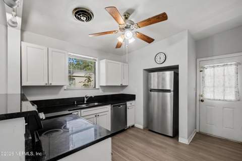 5643 Oliver Street, Jacksonville FL - photo 10 of 19