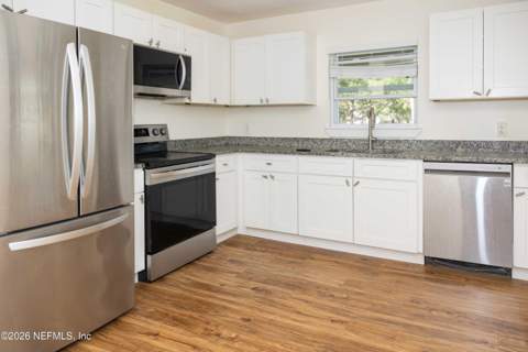 6422 Ish Brant Road, Jacksonville FL - photo 12 of 25