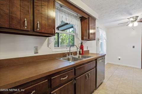 5931 Creed Court, Jacksonville FL - photo 17 of 33