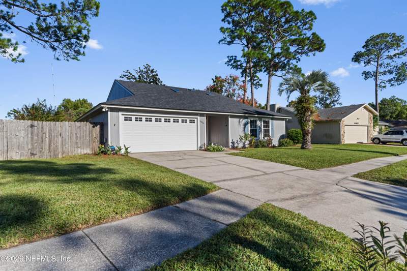 4 bedroom Single Family Residence at 10019 Huntington Forest Boulevard, Huntington Forest, Jacksonville — photo 2
