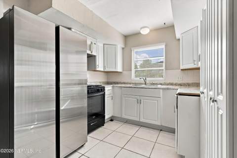 7404 Strato Road, Jacksonville FL - photo 11 of 27