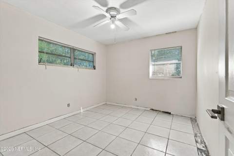 7404 Strato Road, Jacksonville FL - photo 16 of 27