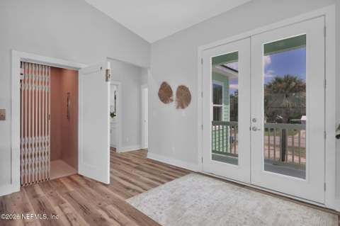 6030 Heckscher Drive, Jacksonville FL - photo 9 of 46